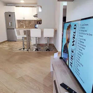 https://playa-de-las-americas-600mt-from-the-beach-internet-free.in-canary-islands.com